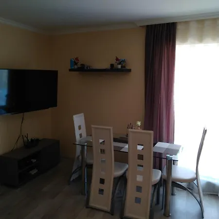 Feniks Apartment *