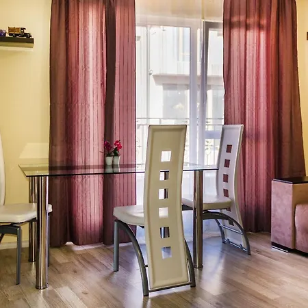 Feniks Apartman *