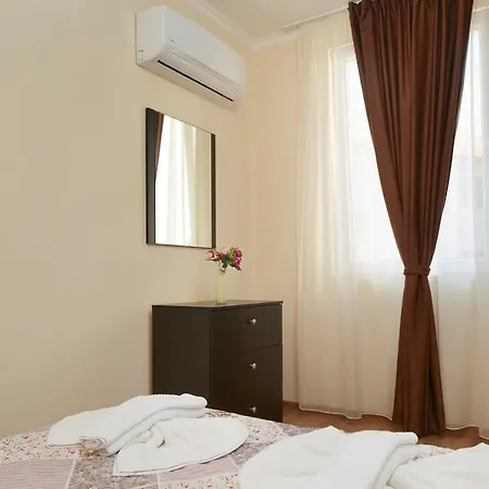 Feniks * ネセバル