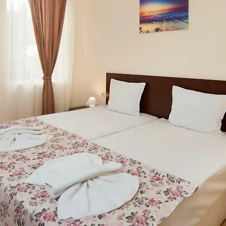 アパート Feniks ネセバル