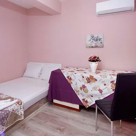 Apartman Feniks *
