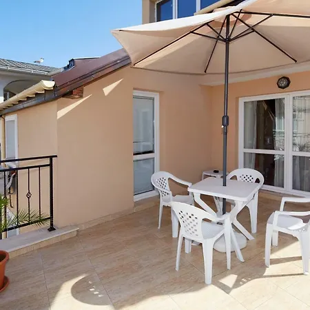 Feniks アパート ネセバル