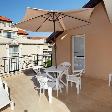 Feniks アパート ネセバル