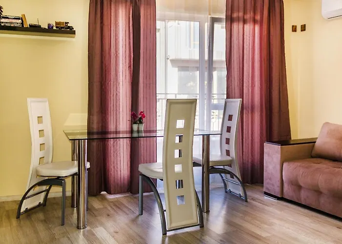 Feniks Апартамент *