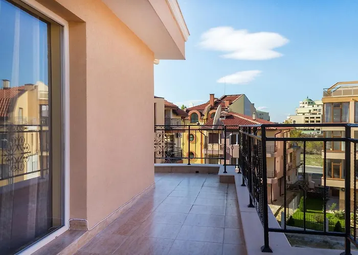 Апартамент Feniks Несебър