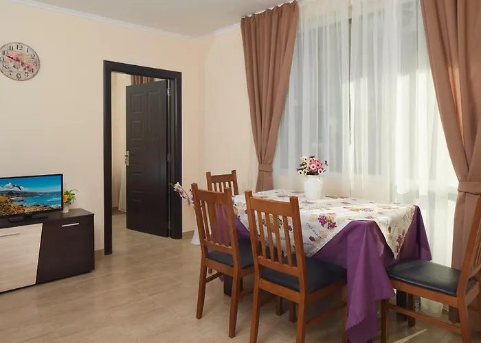 Feniks Апартамент *