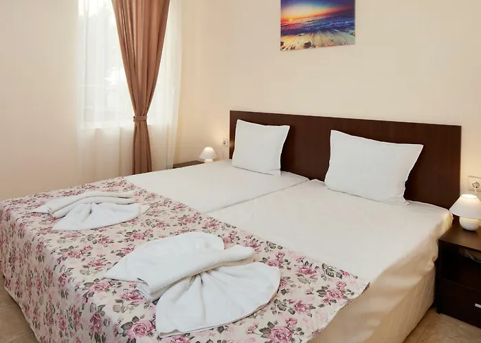 Апартамент Feniks Несебър