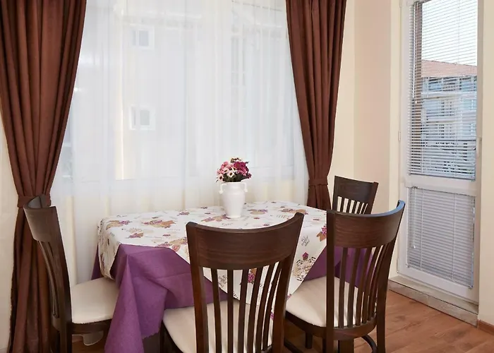 Апартамент Feniks *