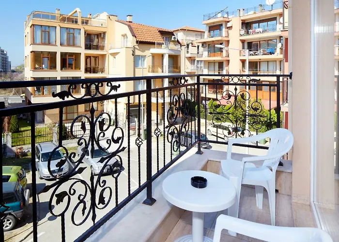 Feniks Апартамент *